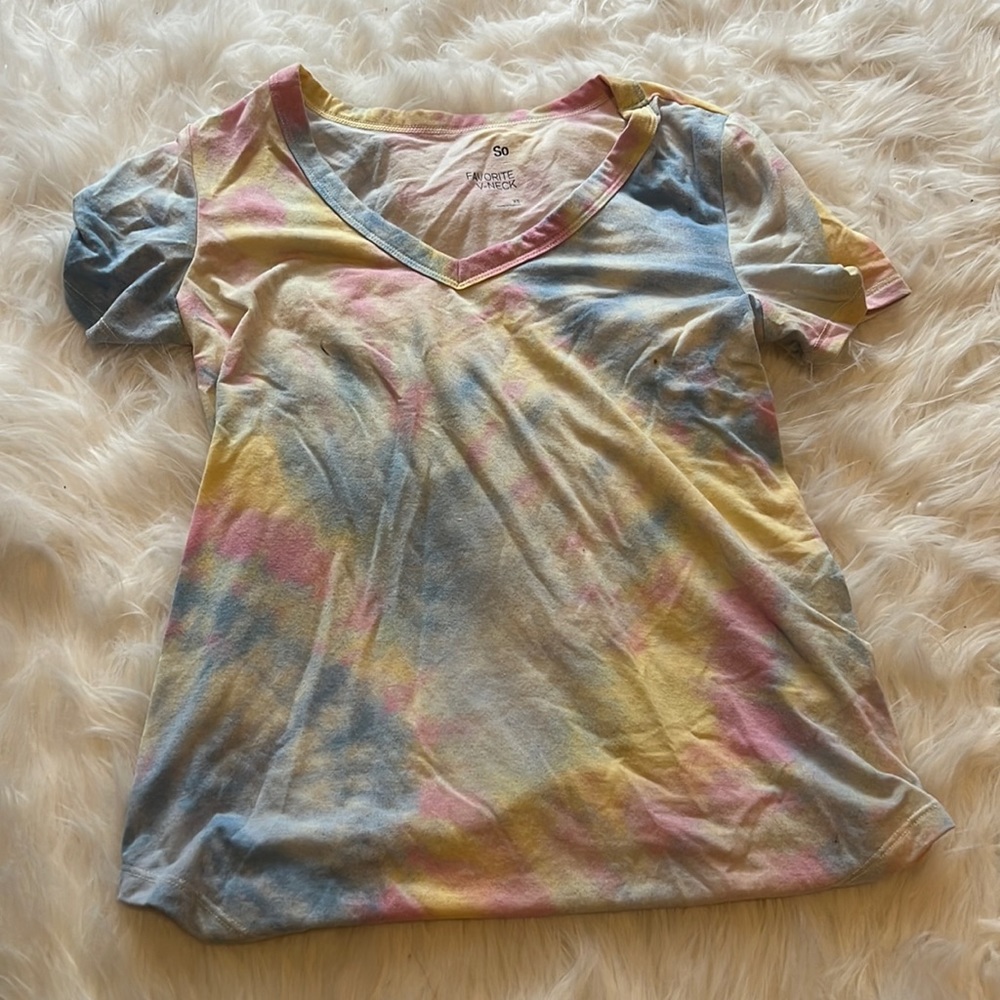 brand: So, size XS, tie-dye color v neck tee